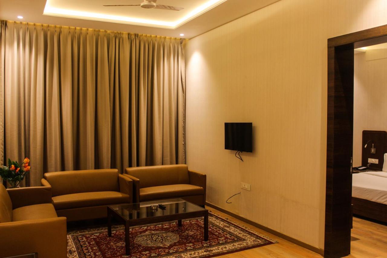 Hotel Rajhans Abhinandan 博帕尔 外观 照片