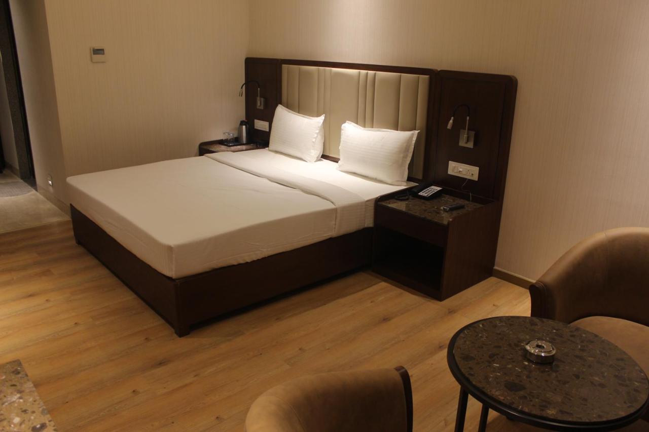Hotel Rajhans Abhinandan 博帕尔 外观 照片