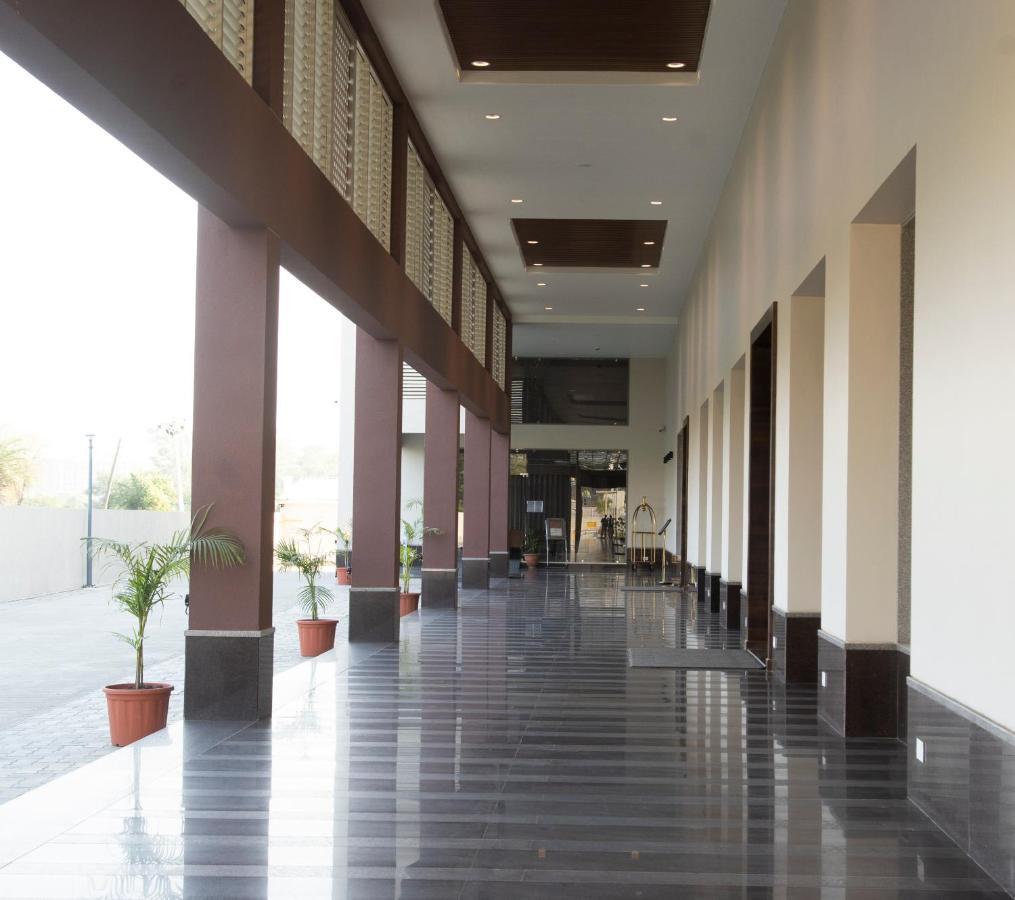 Hotel Rajhans Abhinandan 博帕尔 外观 照片